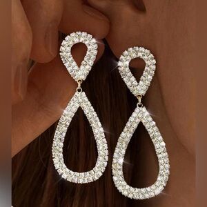 Elegant Silver Teardrop Earrings with rhinestones